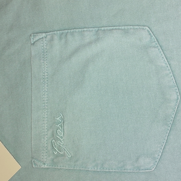 Guess Tshirt - Picture 4 of 8